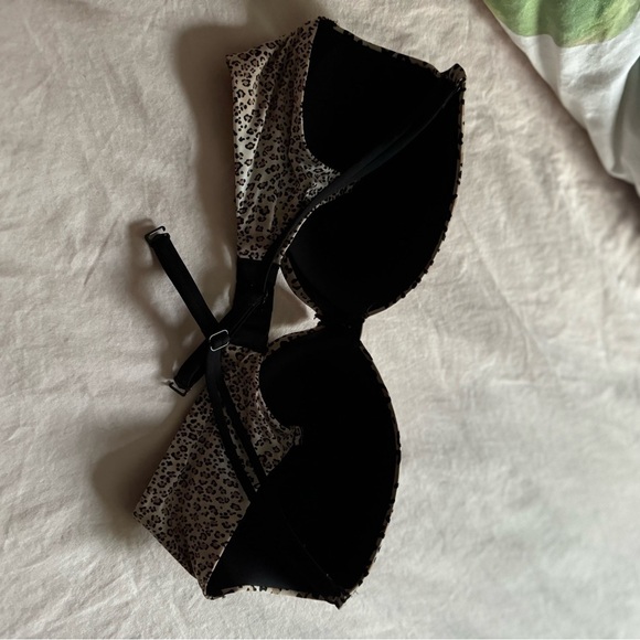 Victoria’s Secret animal print bra with adjustable straps (36C) - Picture 3 of 4